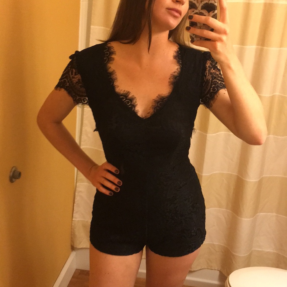 SALE🚨 LF Black Lace Romper